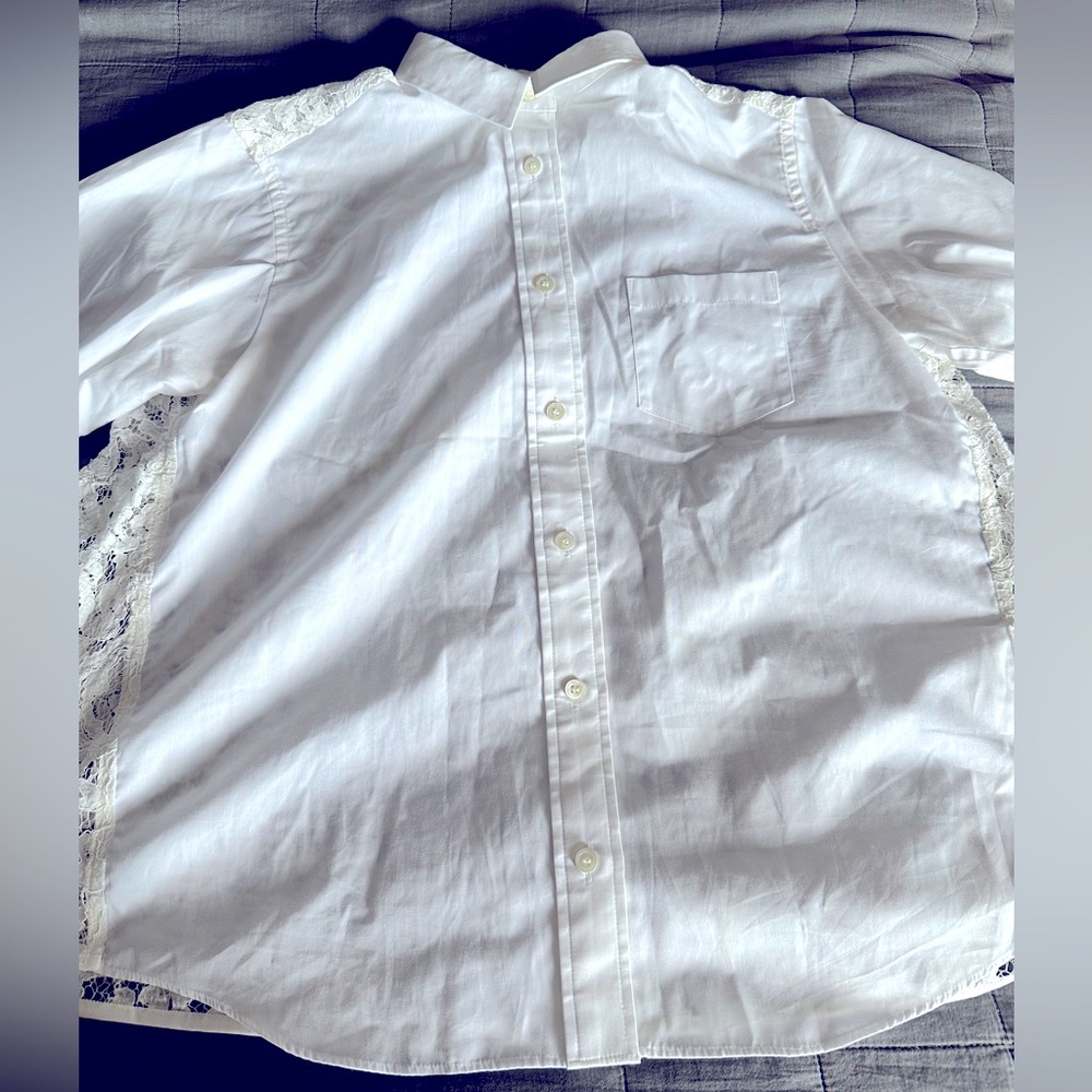Sacai white cotton top with lace in the back. Sacai sz.